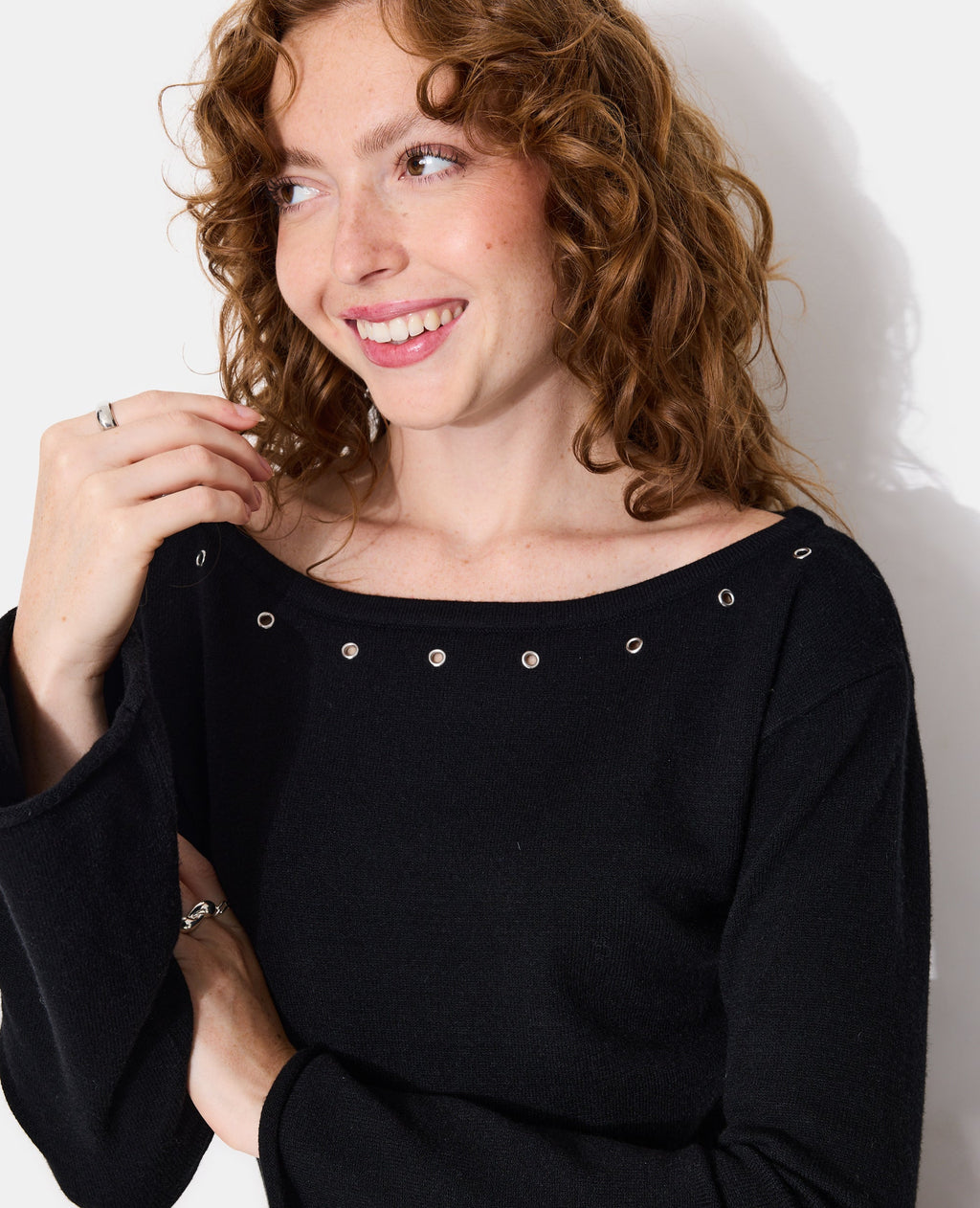 Pull avec œillets et manches flare