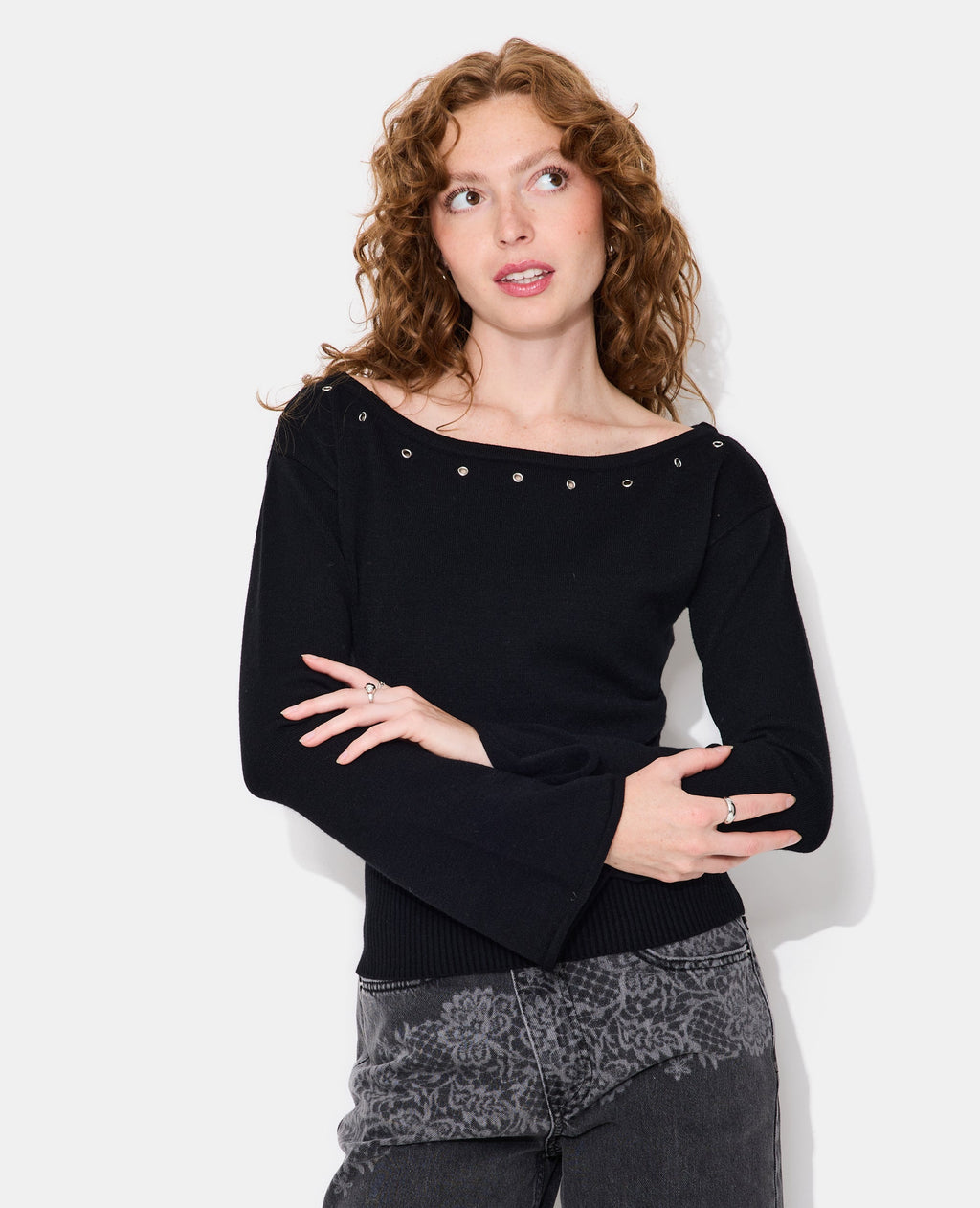 Pull avec œillets et manches flare