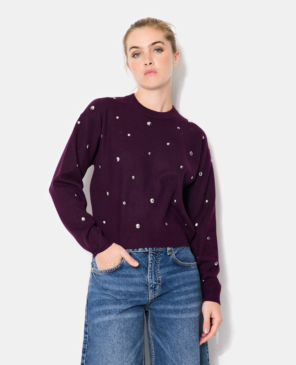 Pull col rond avec clous