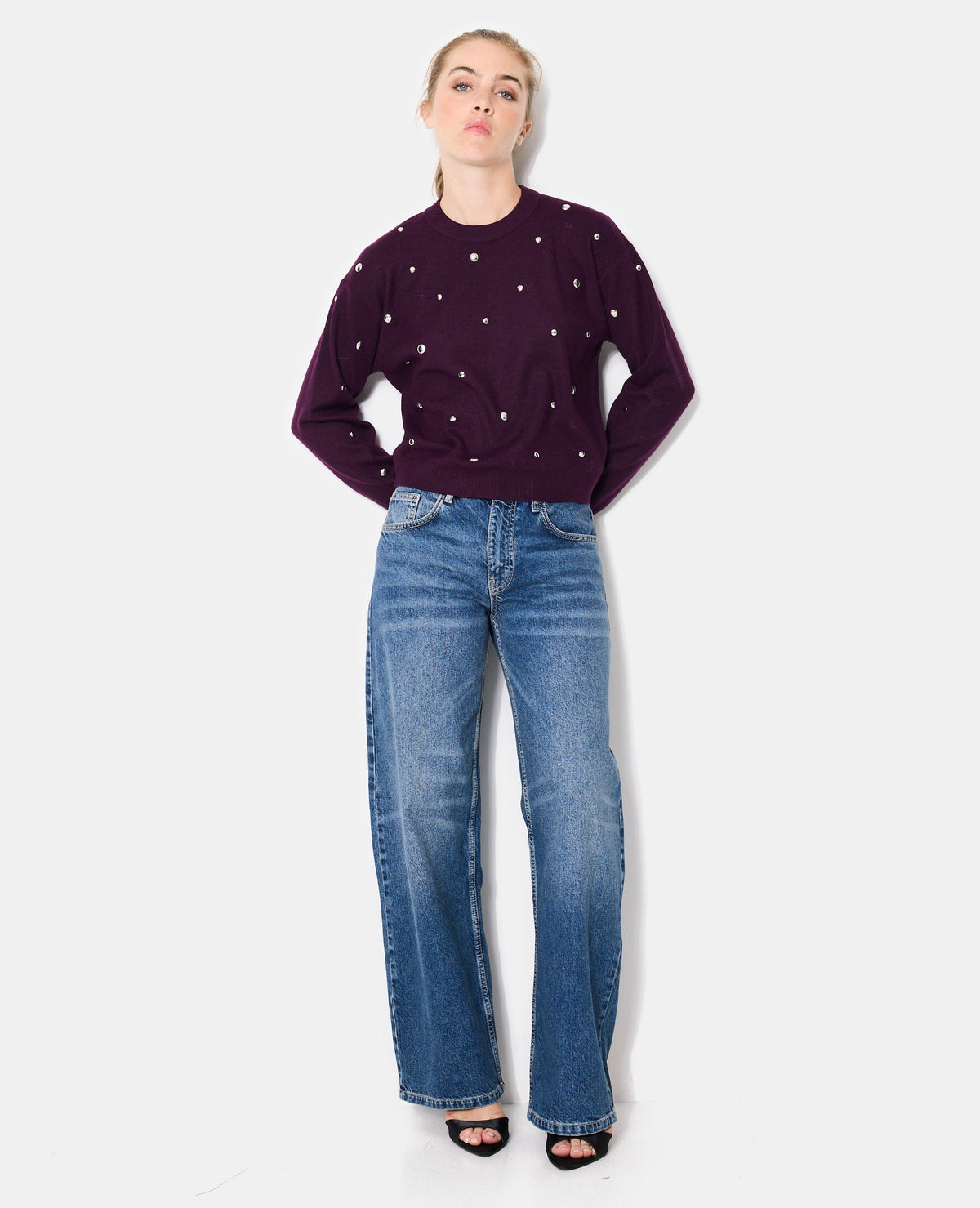 Pull col rond avec clous