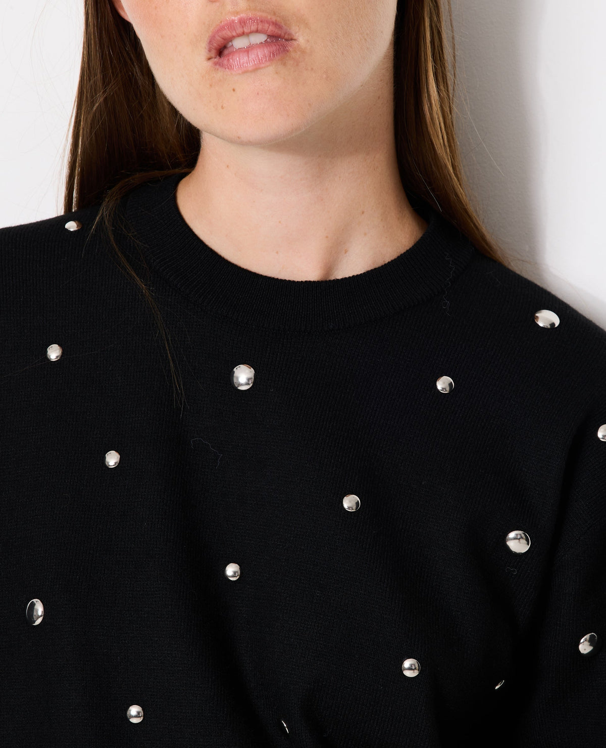 Pull col rond avec clous