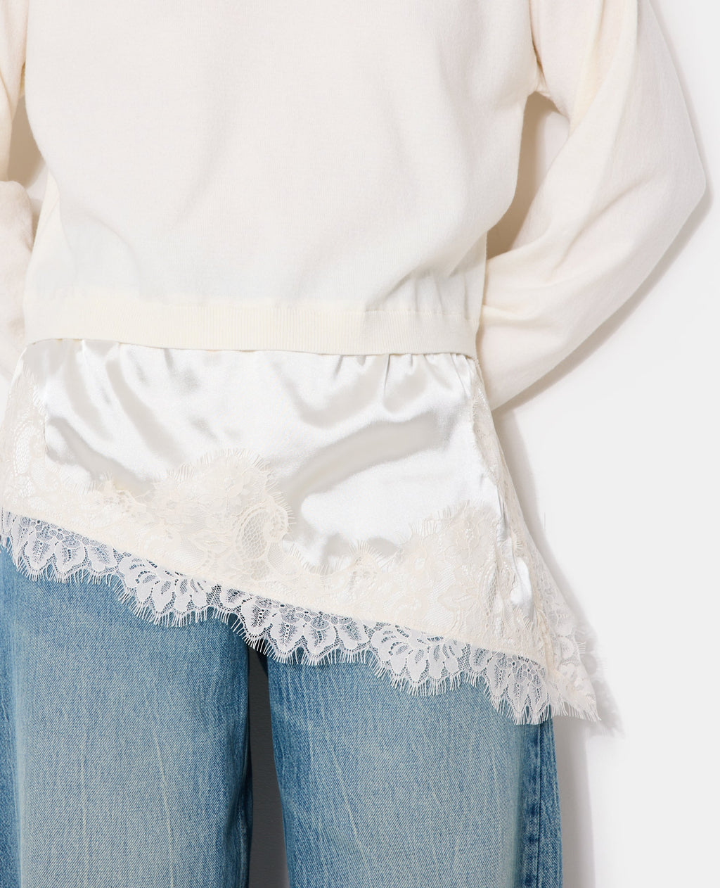 Pull 2 en 1 effet superposition avec satin et dentelle