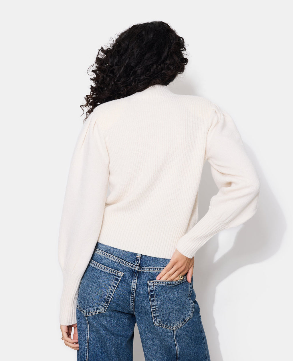 Pull col montant avec épaulettes