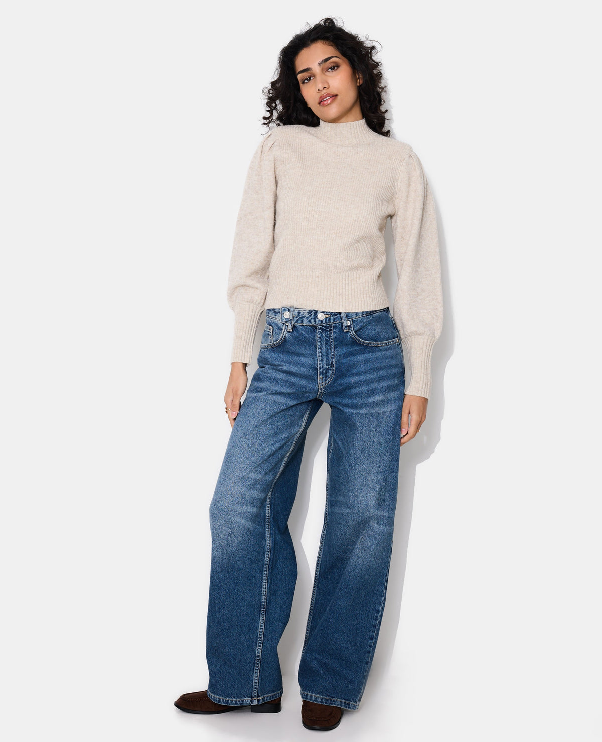 Pull col montant avec épaulettes