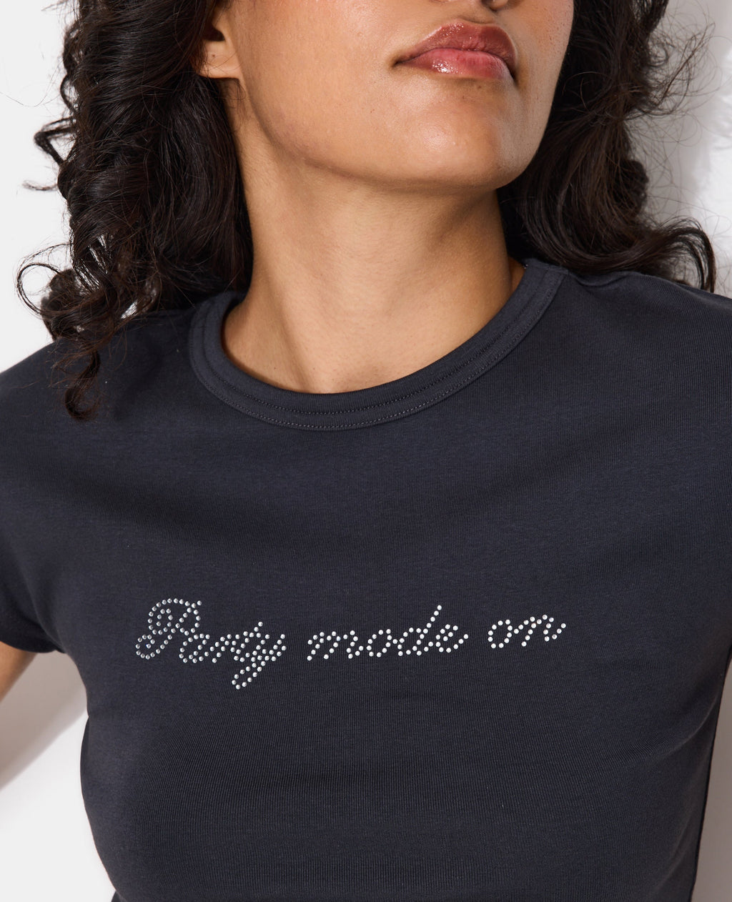 T-shirt ajusté avec message en strass