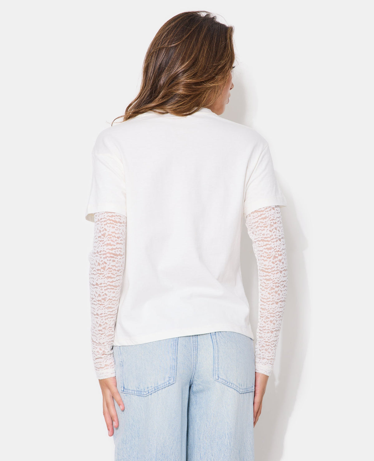 T-shirt effet superposition manches dentelle