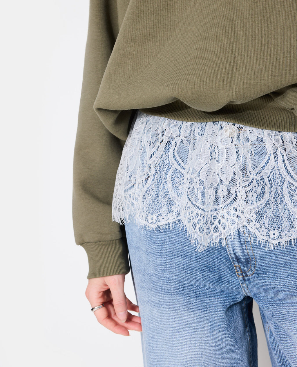 Sweat capuche oversize avec dentelle