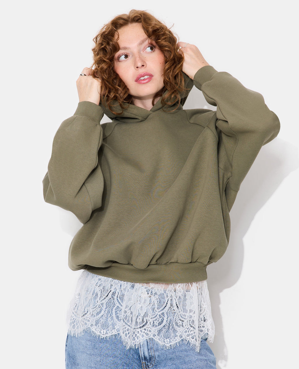 Sweat capuche oversize avec dentelle