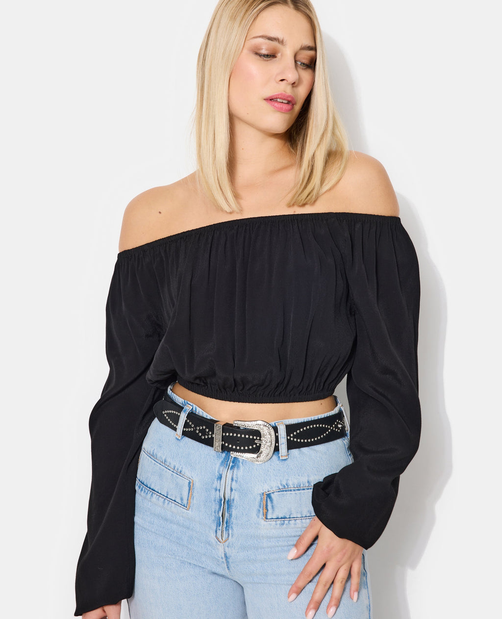 Blouse courte encolure Bardot