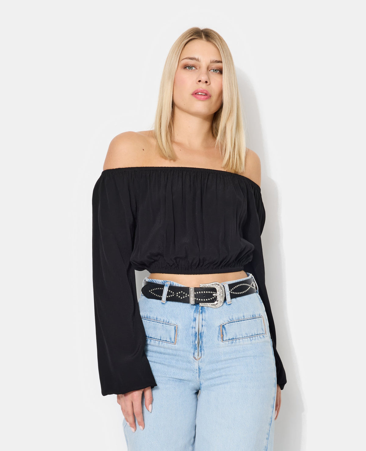 Blouse courte encolure Bardot
