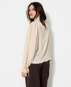 Blouse en satin avec col lavalière