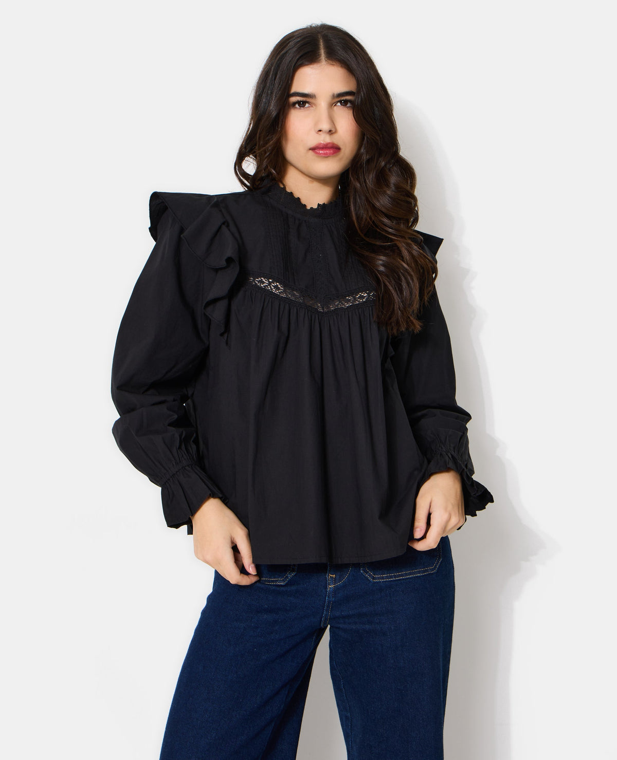 Blouse en popeline avec dentelle et volants