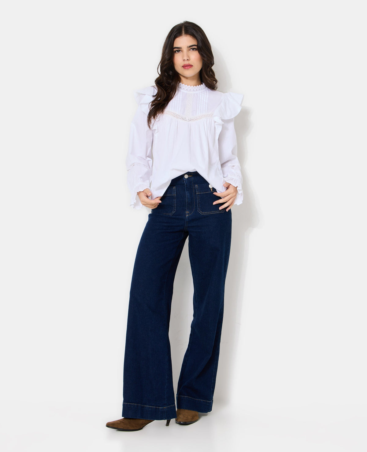 Blouse en popeline avec dentelle et volants