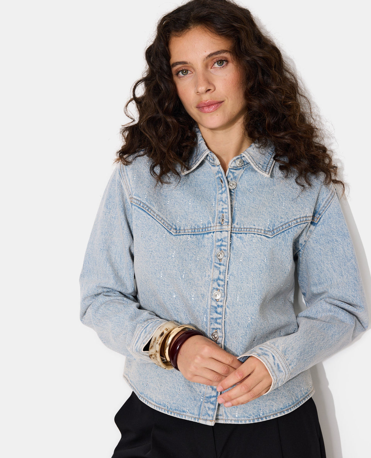 Chemise en jean avec strass en all over