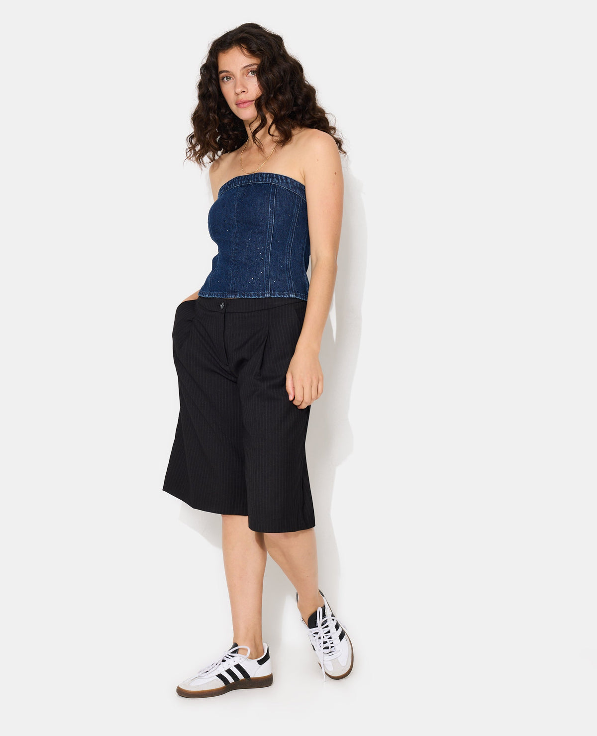 Top bustier en jean avec strass