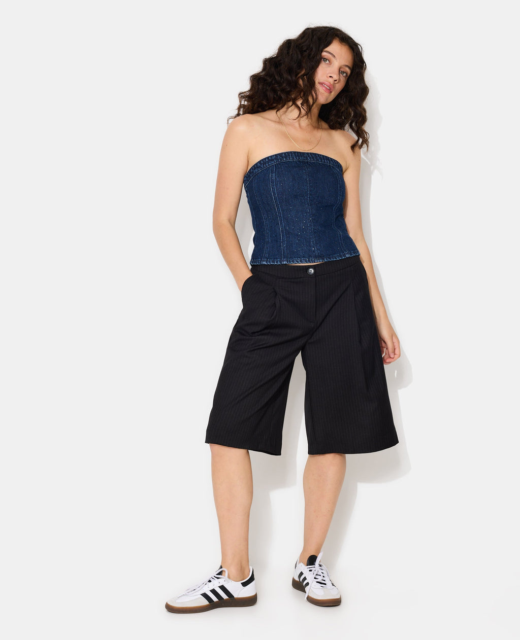 Top bustier en jean avec strass