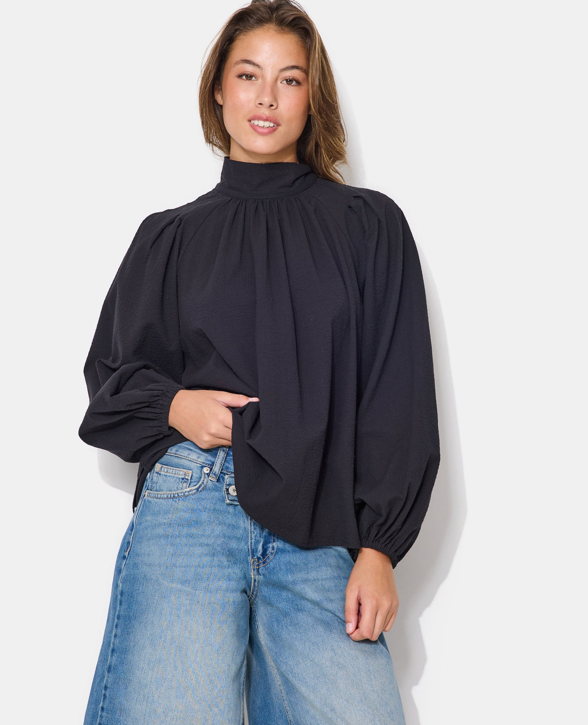 Blouse manches ballons et col à nouer