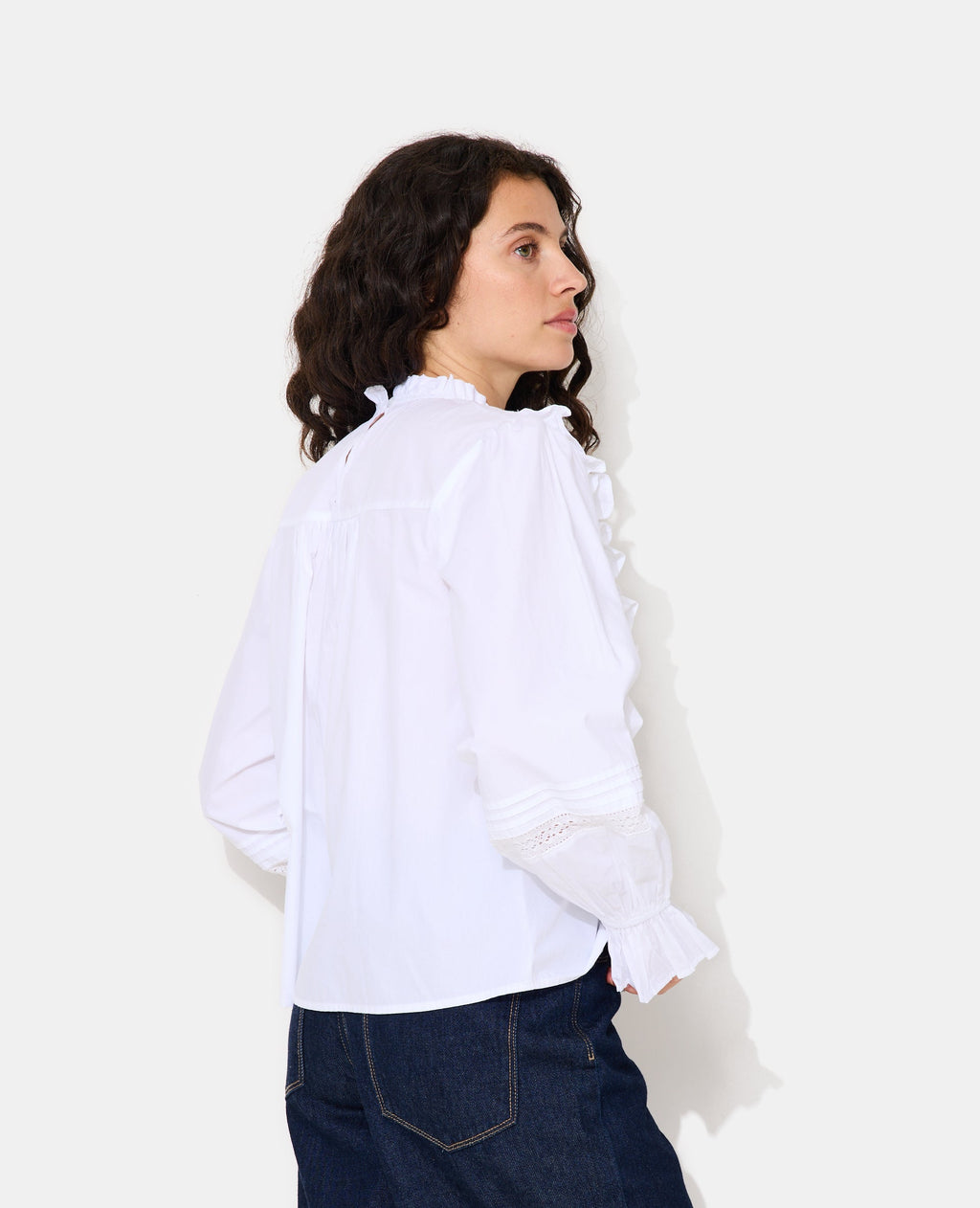 Blouse manches longues avec dentelle et volants