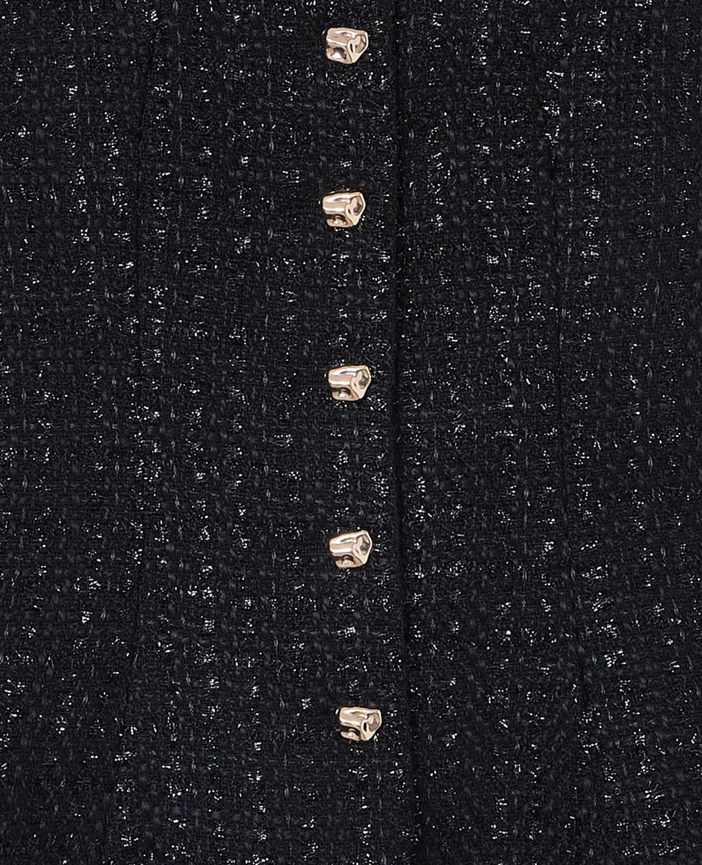 Top en tweed avec fils lurex et bouton fantaisie