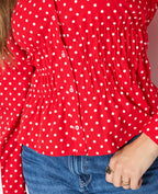 Chemise cintrée à pois avec taille élastiquée