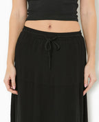 Jupon long à étages avec ceinture élastiquée