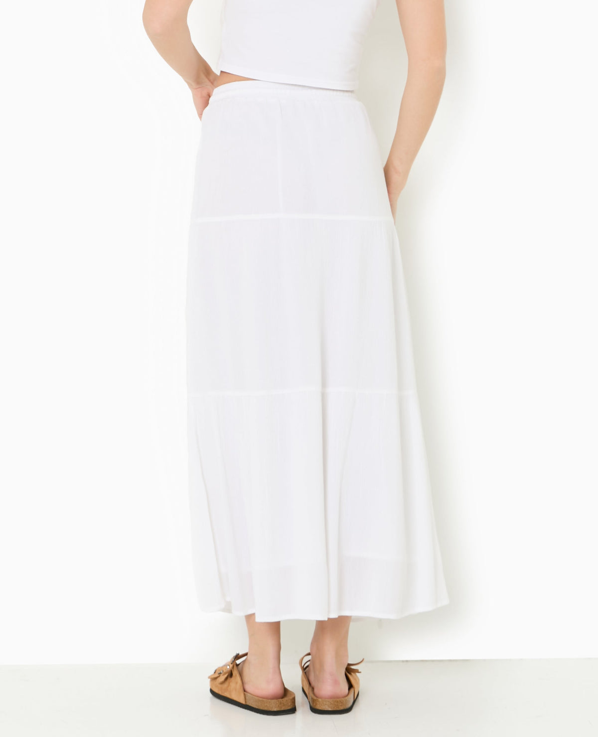 Jupon long à étages avec ceinture élastiquée