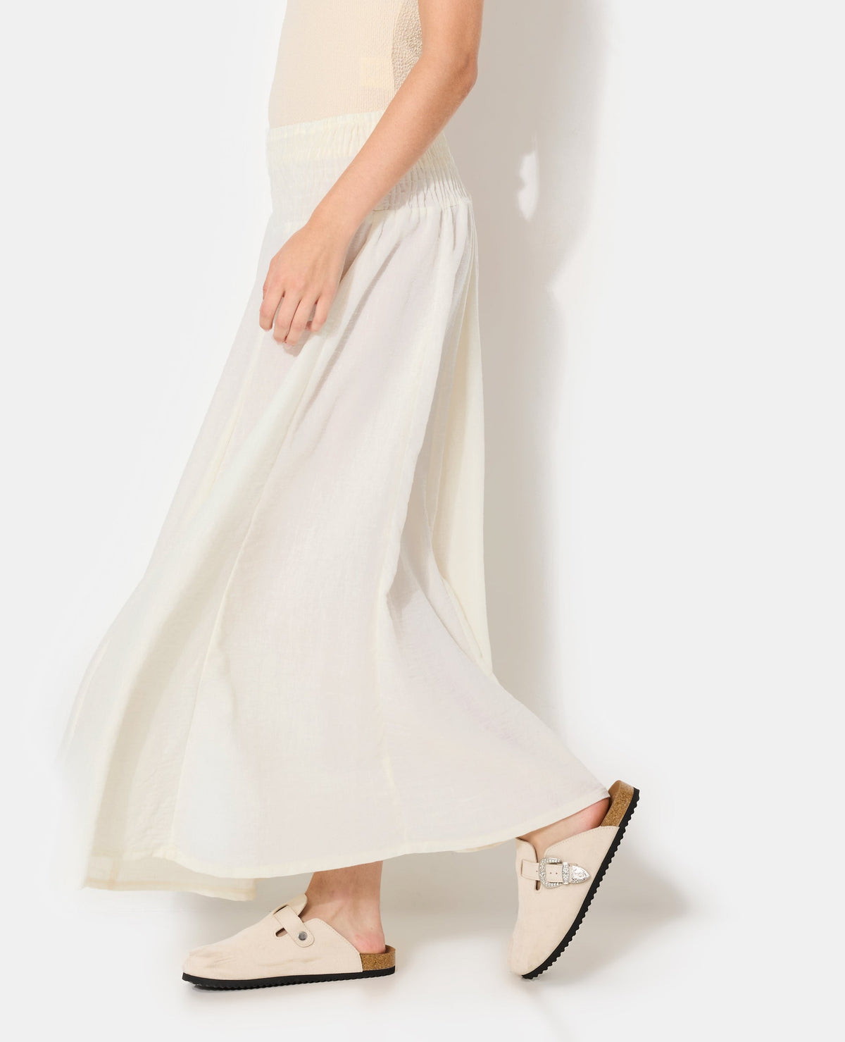 Jupe longue et évasée avec ceinture smock
