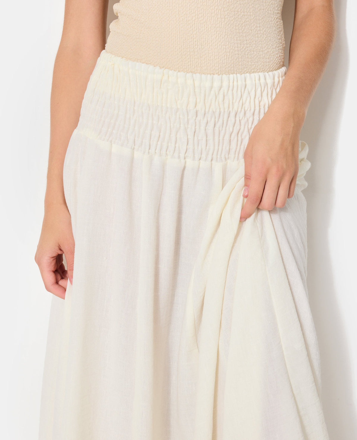 Jupe longue et évasée avec ceinture smock