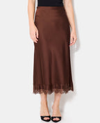 Jupe longue en satin avec galon dentelle