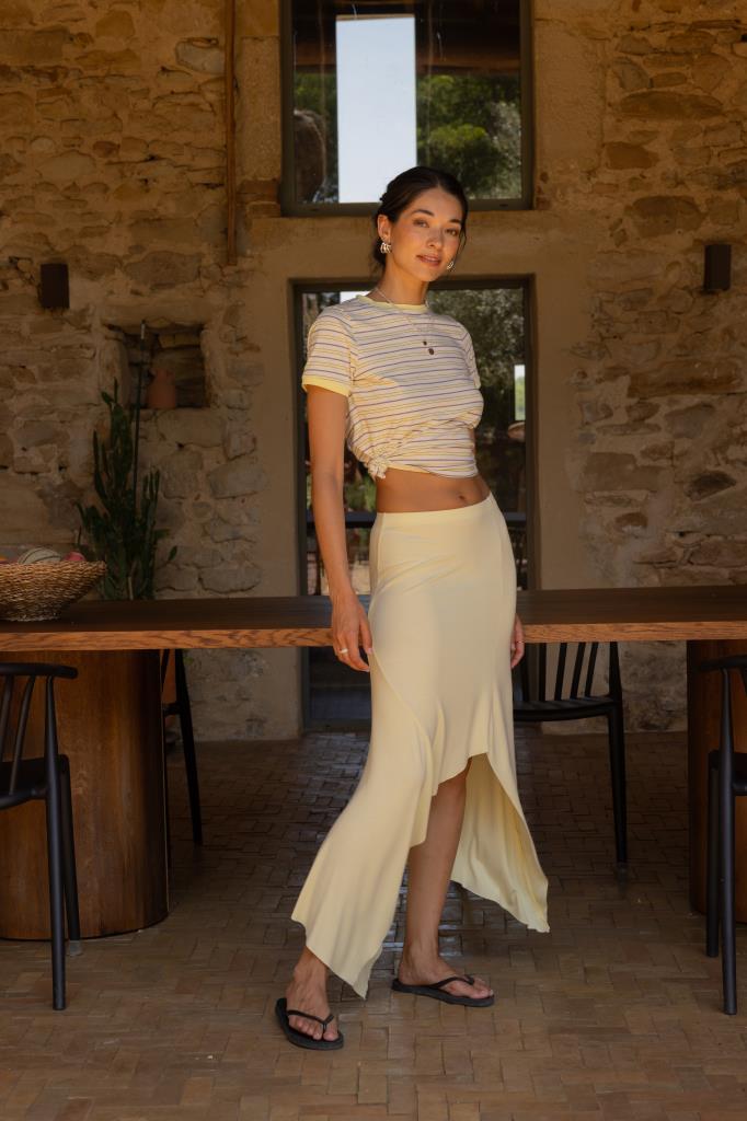 Jupe longue et asymétrique en maille fluide