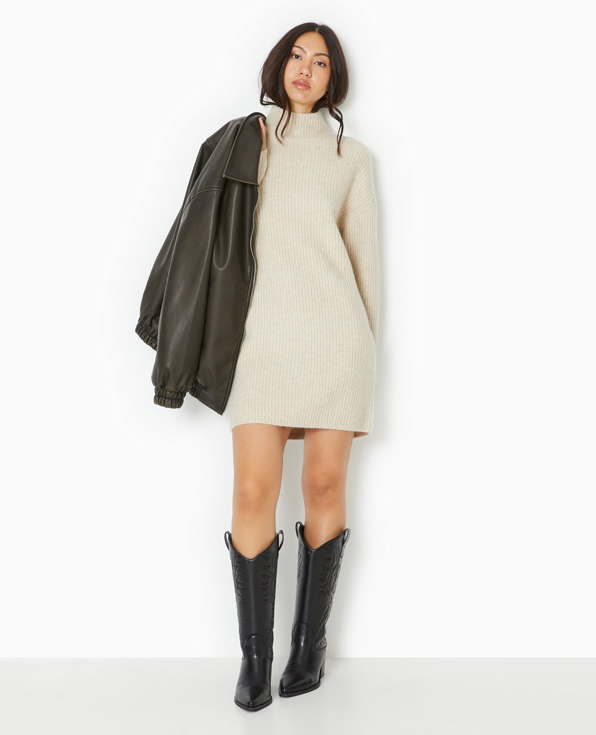 Robe courte en maille côtelée