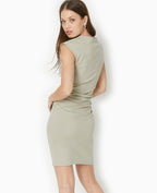 Robe courte sans manches avec fronces côtés