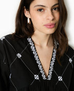 Robe brodée manches longues