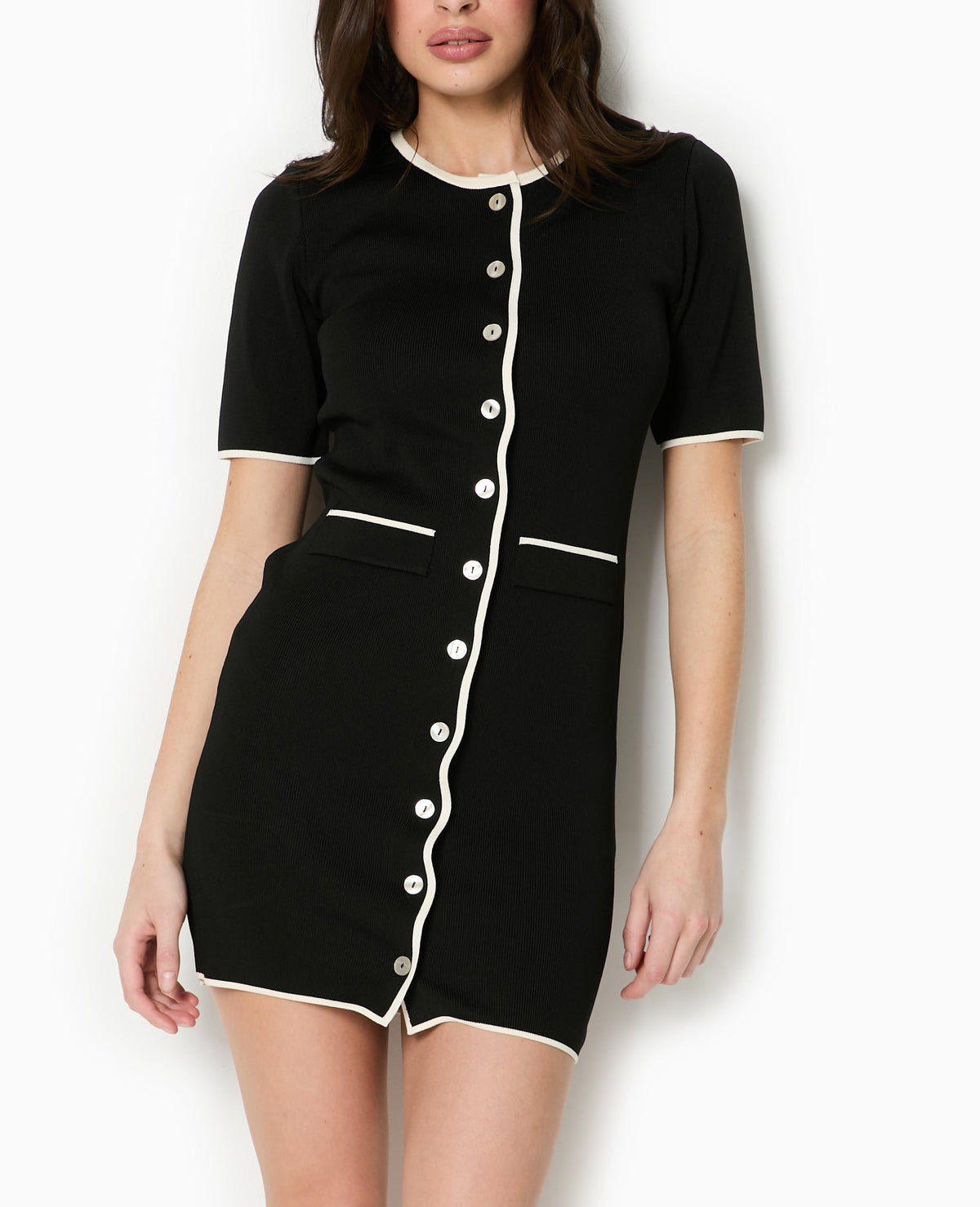 Robe courte boutonnée en maille