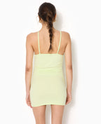 Robe courte en maille extensible avec fronces