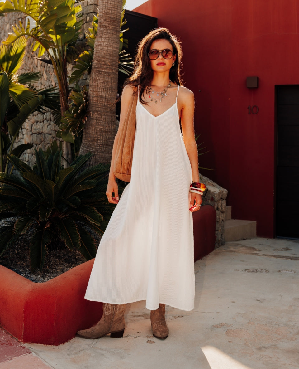 Robe longue en tissu gaufré et rayé