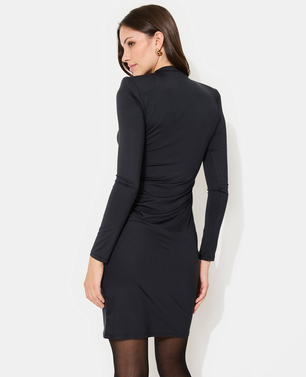 Robe courte avec épaulettes et fronces