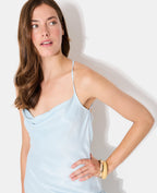 Robe longue en satin encolure bénitier