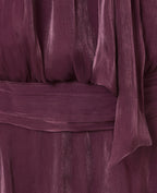 Robe courte dos-nu en satin