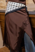 Robe longue satin avec galons dentelle