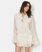 Robe courte en voile avec volants et fleurs