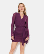 Robe courte en résille croisée devant avec ceinture