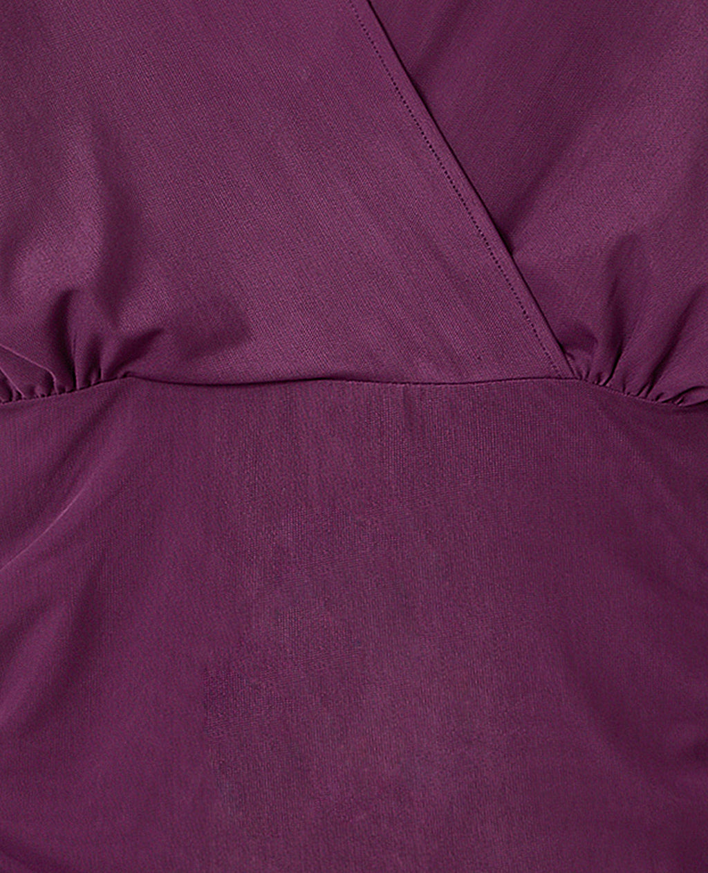 Robe courte en résille croisée devant avec ceinture