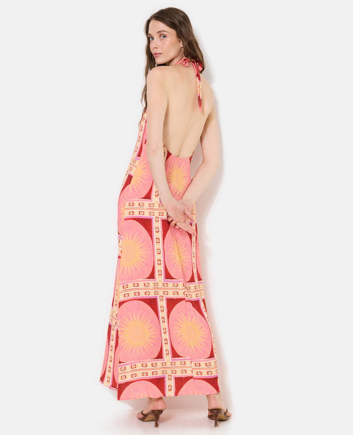 Robe longue dos-nu motif soleils