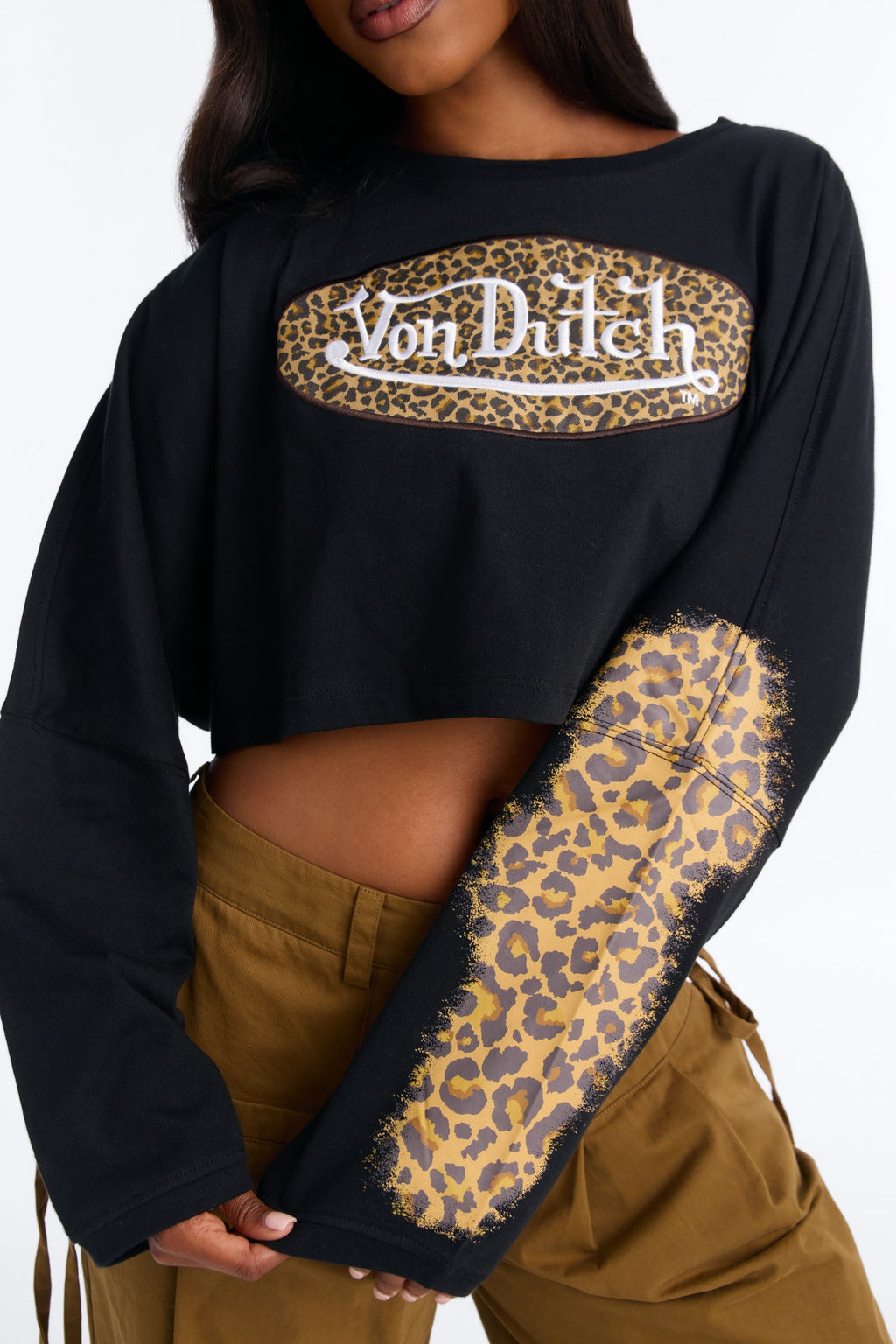 T-shirt court à manches longues Von Dutch à imprimé léopard Splash – Noir