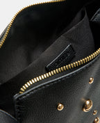 Sac boxy avec clous porté épaule