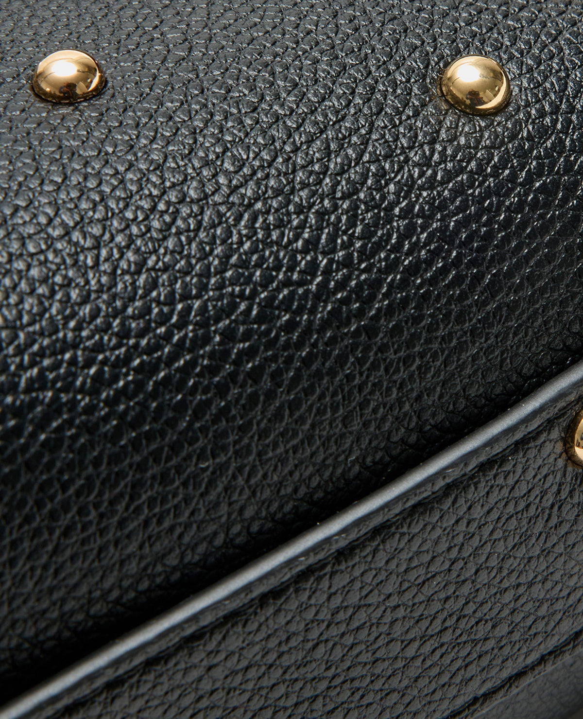 Sac boxy avec clous porté épaule