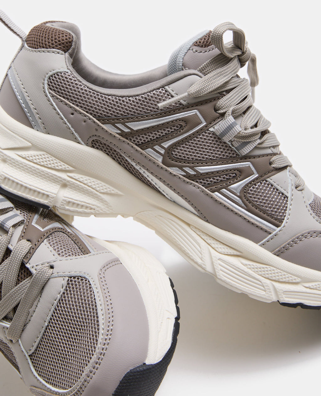 Baskets running avec grosses semelles
