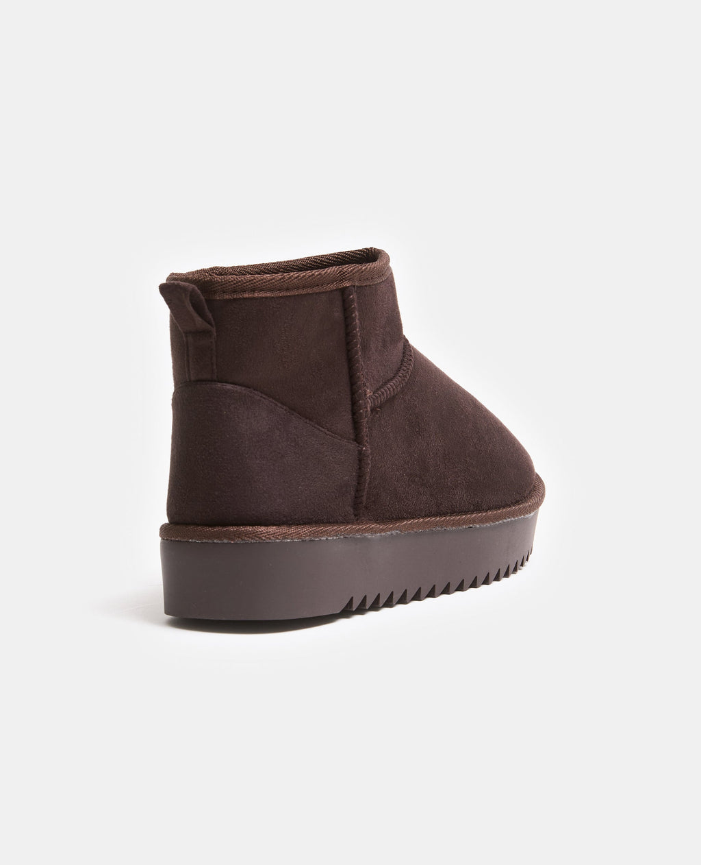 Bottes courtes fourrées en suédine