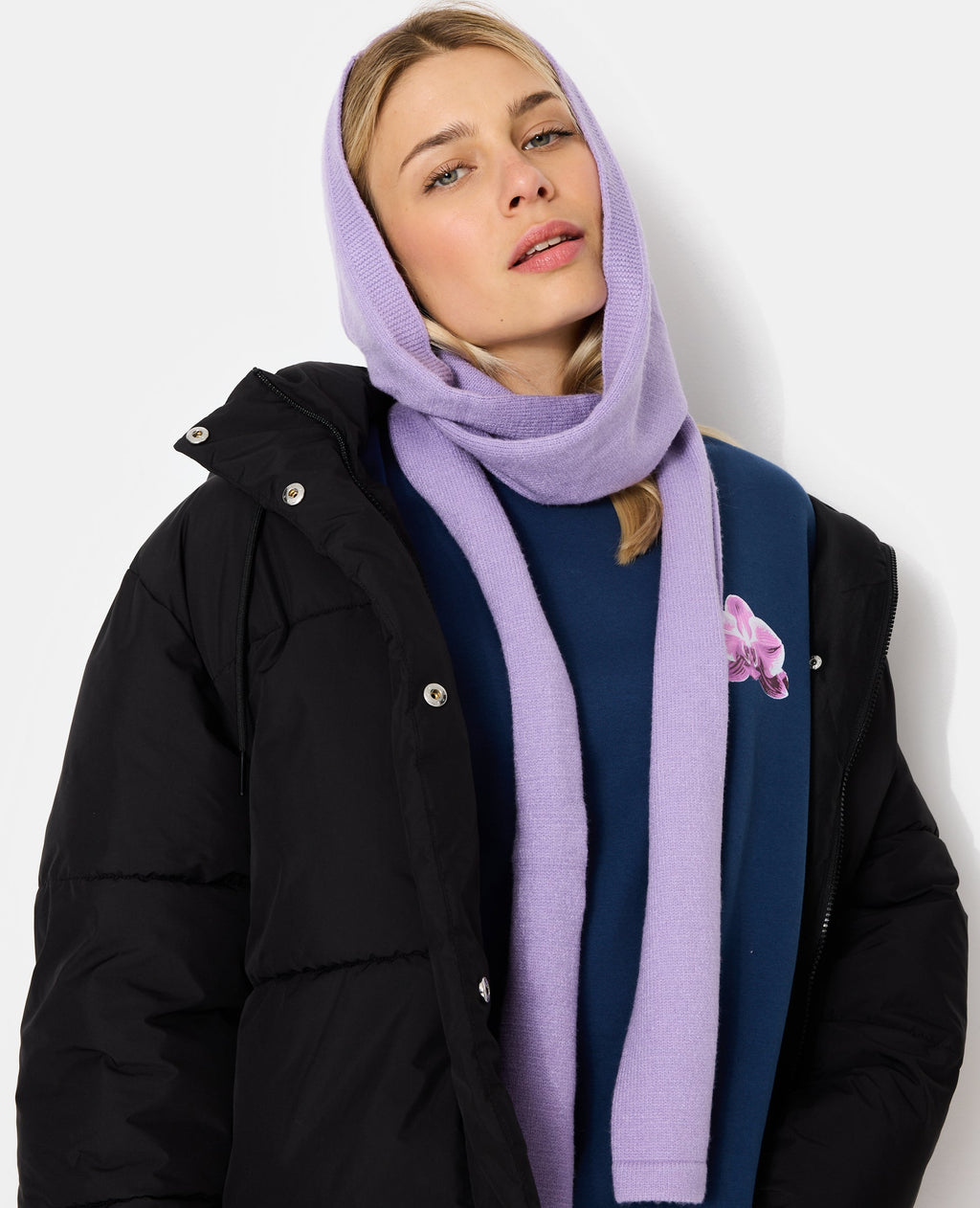 Capuche-écharpe en maille